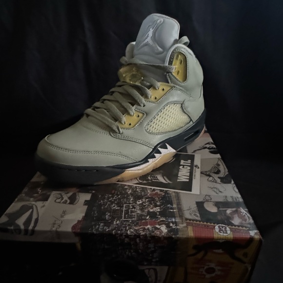 Air Jordan 5 Retro - Picture 2 of 4